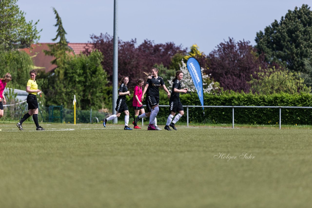 Bild 98 - B-Juniorinnen Pokalfinale SV Henstedt Ulzburg - SG Holstein Sued : 2:0